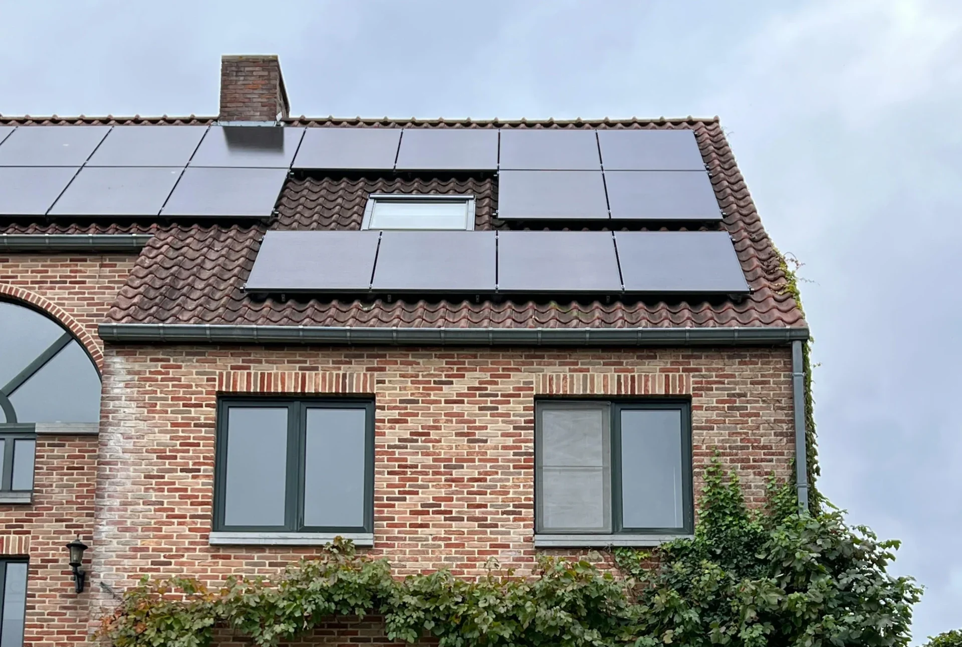 AI-driven home energy management.